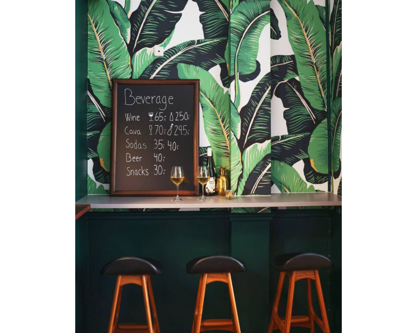 Green Banana Leaf Pattern Wallpaper Mural main product photo